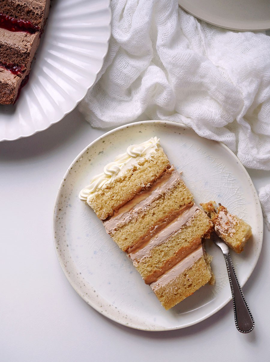 découpe layer cake, tranche layer cake, intérieur layer cake, part layer cake